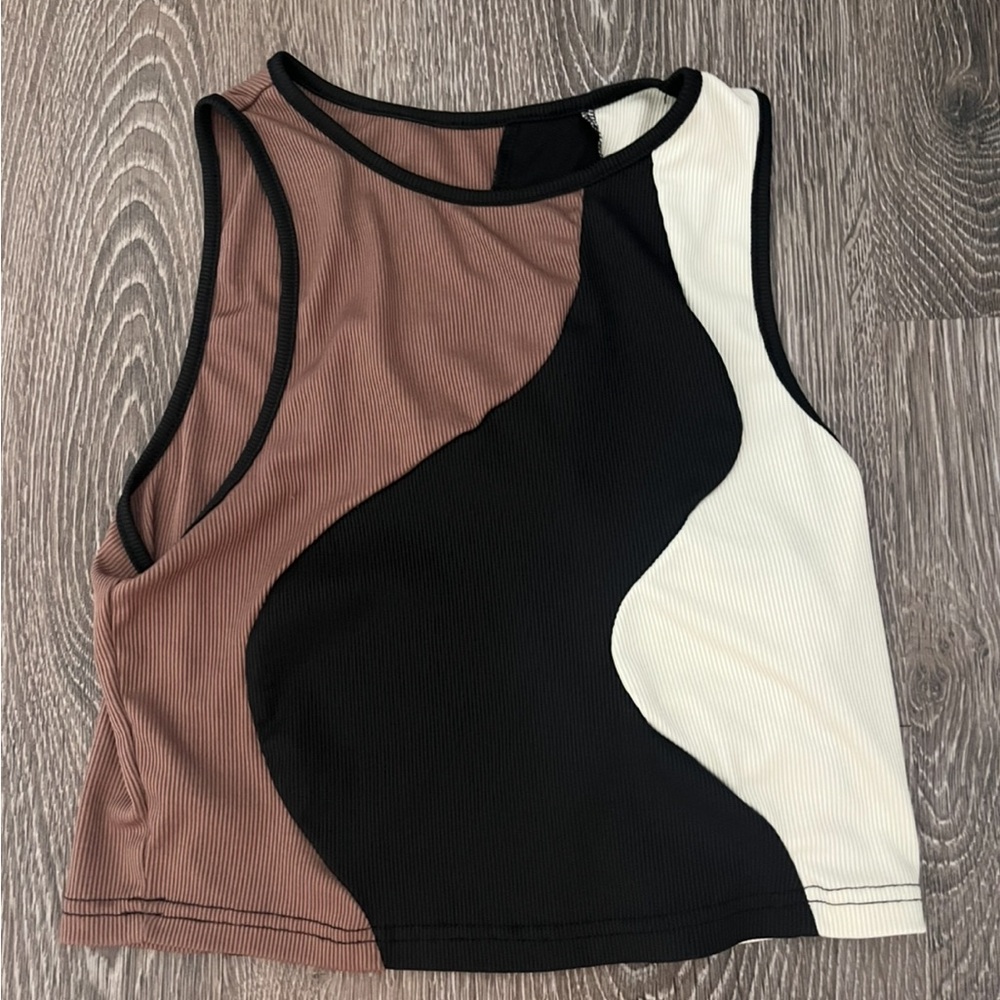 Vibey cropped tank